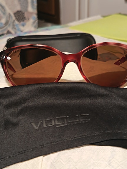 Vogue Aurinkolasit 🕶️