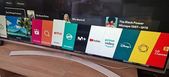 LG 55UH850V 55" 4K ULTRA HD SMART TV