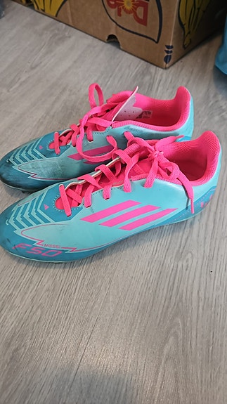 Adidas f50 nappikset 36