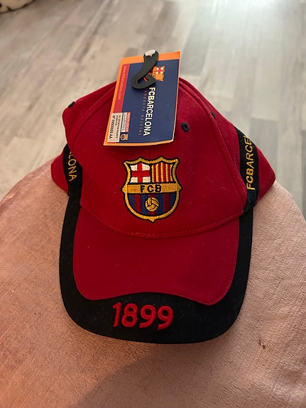 FC Barcelona lippis punainen / new