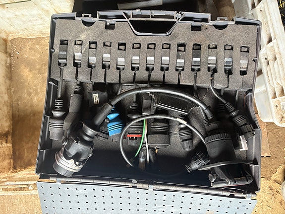 Autocom trucks obd adapterit