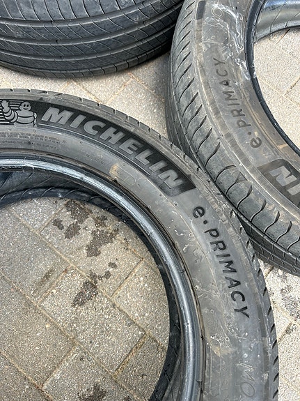 Michelin e.Primacy -kesärenkaat 235/55 R18 – Huippukuntoiset!