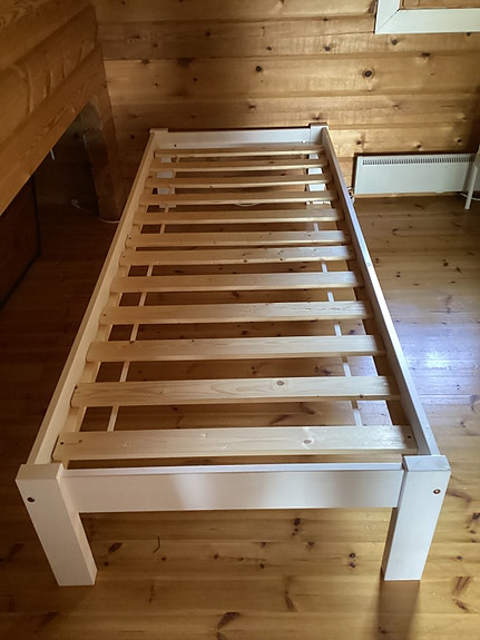 Puinen sänky 80x200 valkoinen