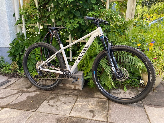 Canyon maastopyörä 29" runko M naisten