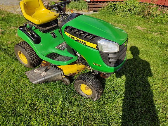 John Deere D100