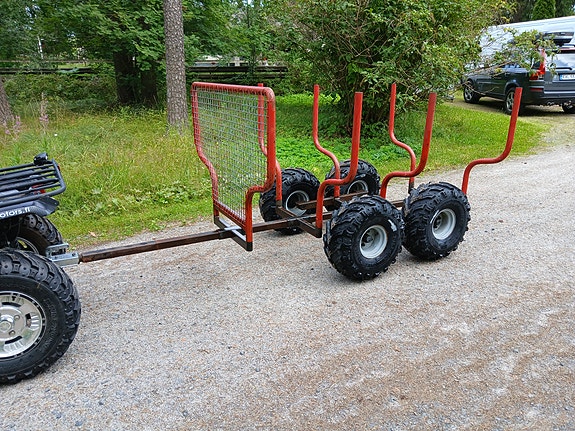 Mönkijän tukkikärry