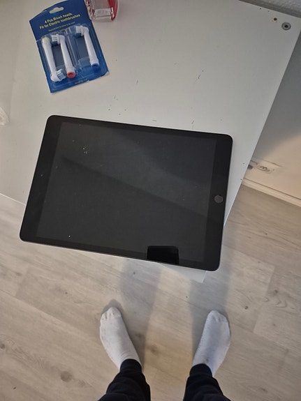 Apple iPad tabletti 32 GB harmaa