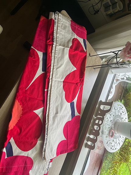 Marimekko Unikko kangas punainen-valkoinen