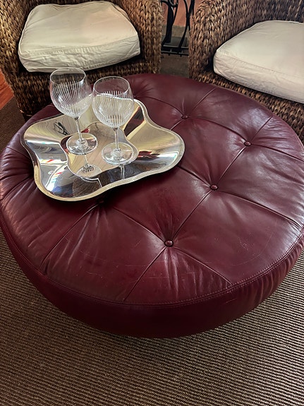 Pottery Barn iso nahkainen rahi/sohvapöytä