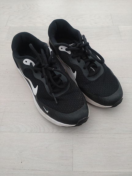 Nike juoksukengät