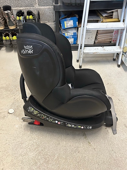Britax Römer Dualfix 2R turvaistuin 0–18 kg musta