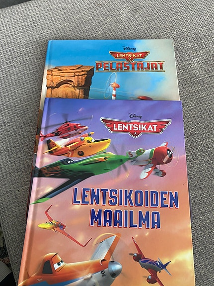 Disney Lentsikat lastenkirjat 2 kpl
