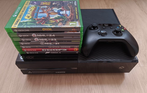 Xbox One + Pelit