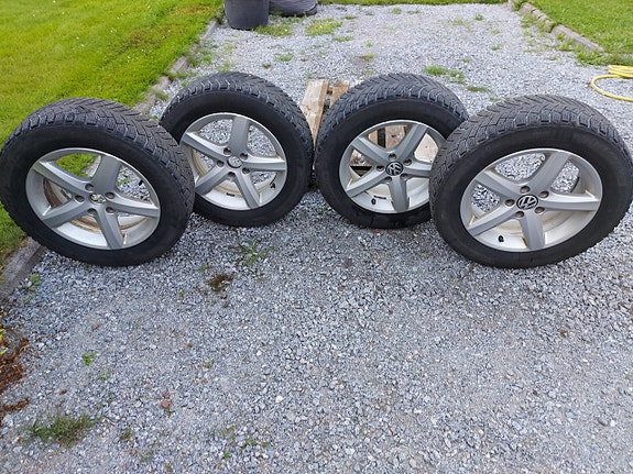 Talvirenkaat vanteilla