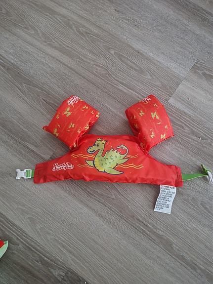 Lasten uimaliivit / kellukkeet punainen ja vihreä