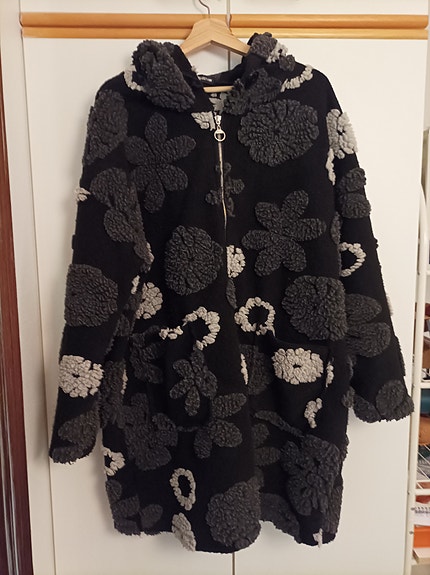 Vuoret on hupullinen villakangastakki