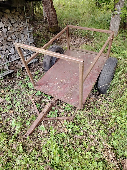 Kippikärry ruohonleikkuriin