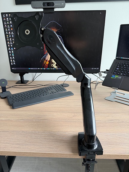 Monitorivarsi 24–32" (VESA 75/100)