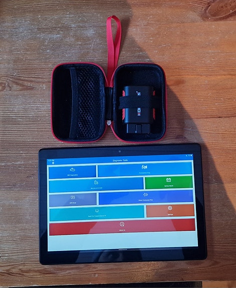 Lenovo tabletti sekä vikakoodinlukija