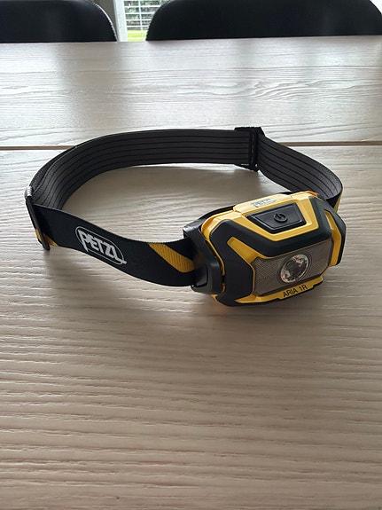 Petzl otsalamppu keltamusta noin 3 kert käytetty!