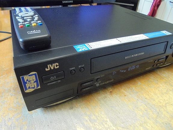 JVC HR-J658EH videonauhuri , varattu