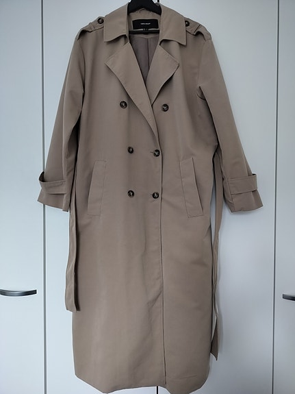 Beige trenssi