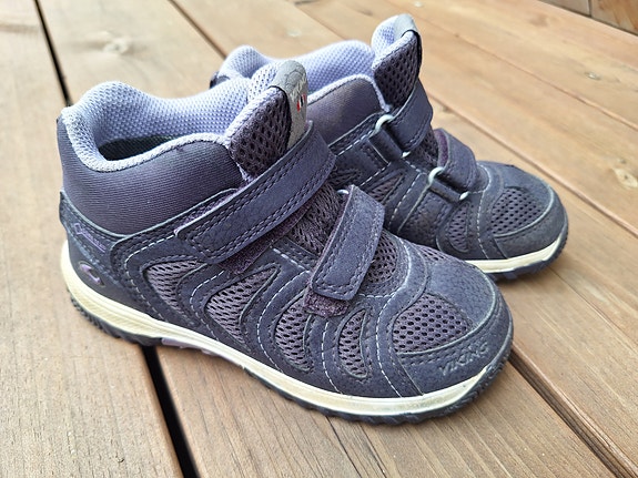 Viking goretex välikausikengät 29
