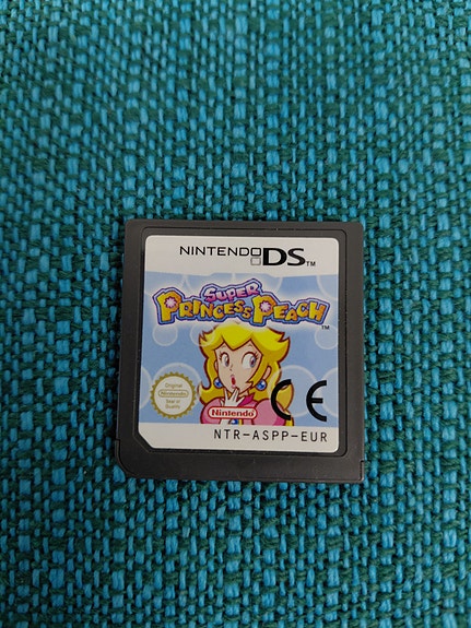 Nintendo DS Super Princess Peach peli.