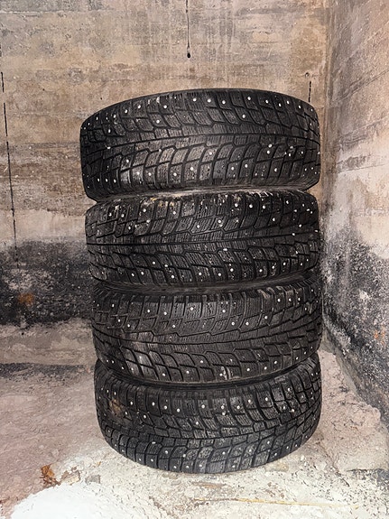 Michelin X-Ice North 205/65 R15 94T - nastarenkaat + peltivanteet (4 kpl)