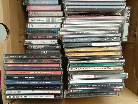 Cd ja kasetit: Poppia ja diskoa 90-luvulta