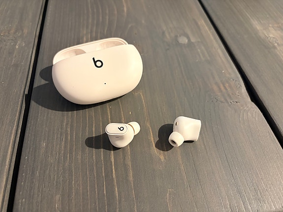 Beats Studio Buds + kermanvalkoinen