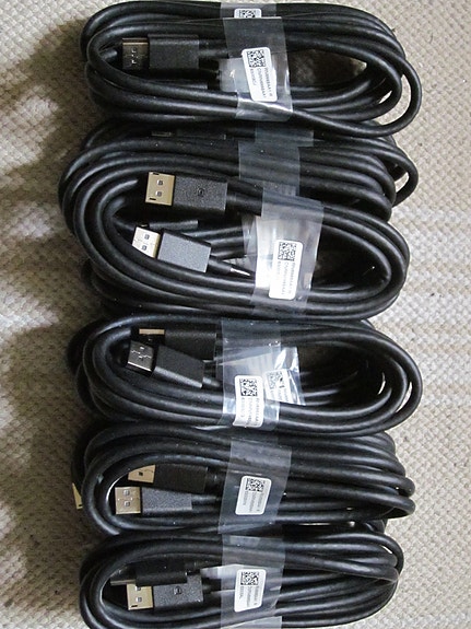 Display port-johdot, 1.8 m, uudet, 18 kpl, sinetit