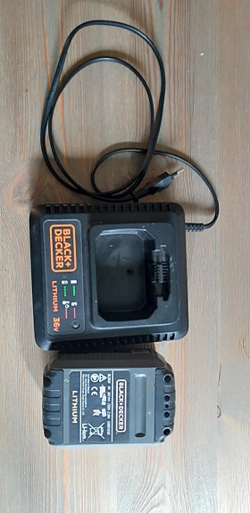 Black+Decker trimmerin akku ja laturi