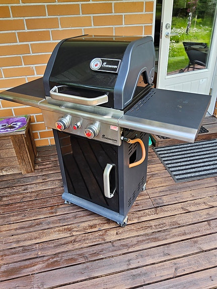 Kaasugrilli Landmann Triton 2 -polttimoinen
