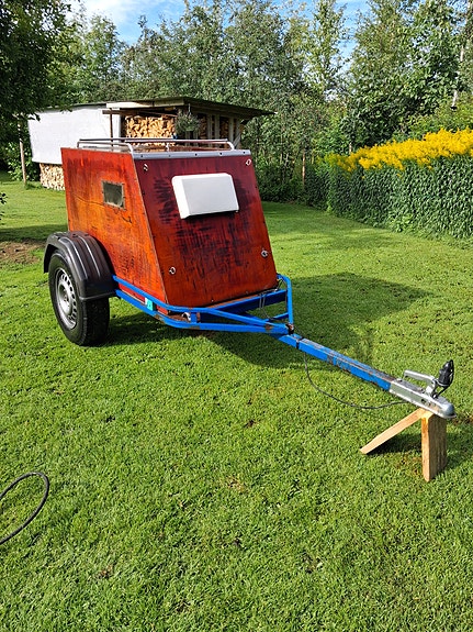 Itsetehty mönkijän peräkärry/koiraboxi