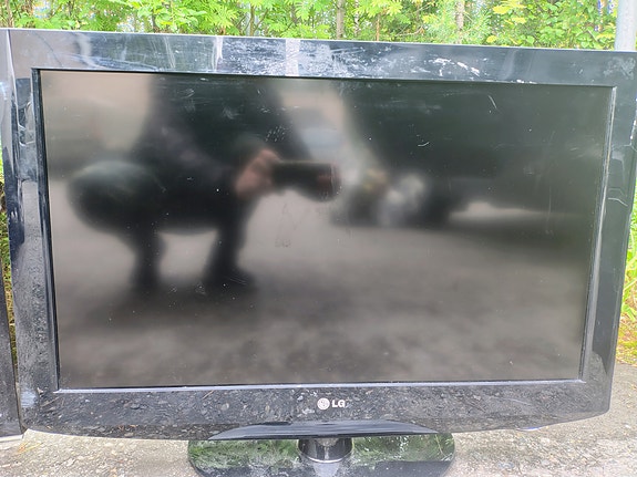 LG 32" LCD-televisio