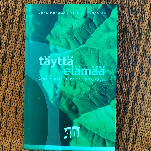Täyttä elämää -kirja