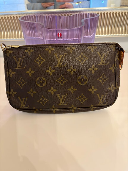 Louis Vuitton Pochette