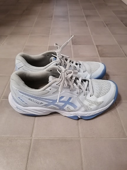 Asics lentopallokengät koko 38