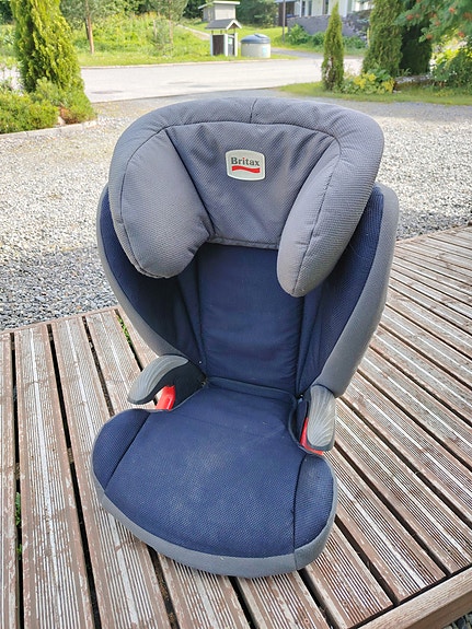 Myydään lasten turvavyöistuin Britax