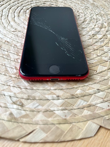 Apple iPhone SE (2-3 gen) älypuhelin 64 GB punainen