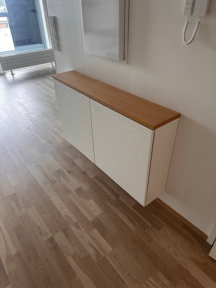 Bestå hylly / lipasto