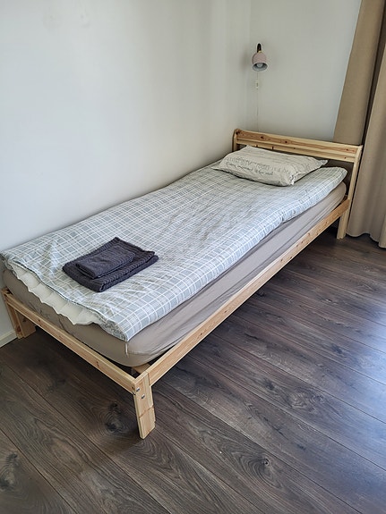 IKEA Neiden sänky 90x200