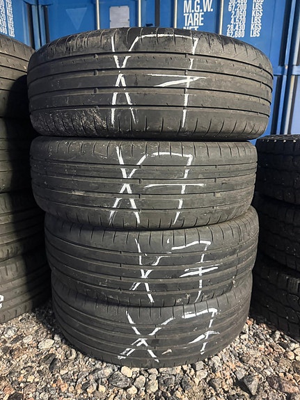 Renkaat 205/60/16 Good Year 4 kpl 5mm   X7
