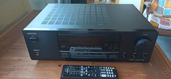 Onkyo viritinvahvistin TX-8211