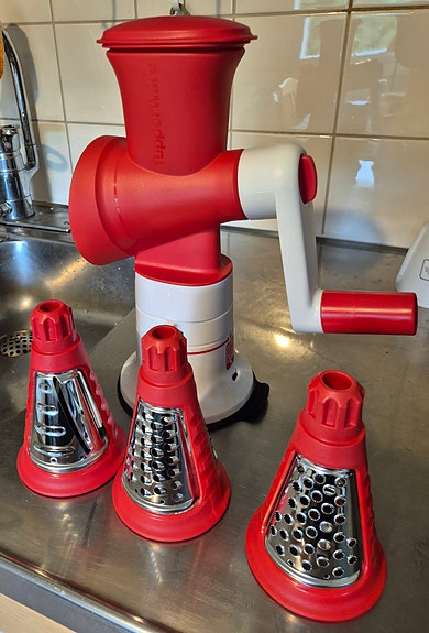 Tupperware Fusion Master -raastin