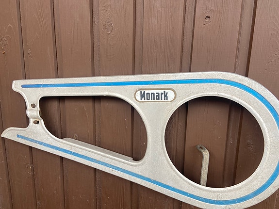 Monark polkupyörän ketjusuoja metallinen