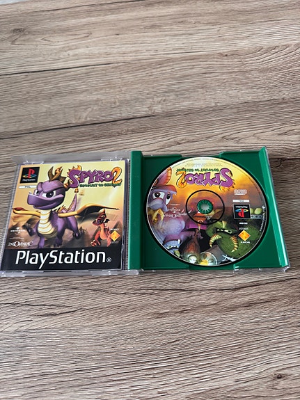 PlayStation Spyro 2: Gateway to Glimmer peli