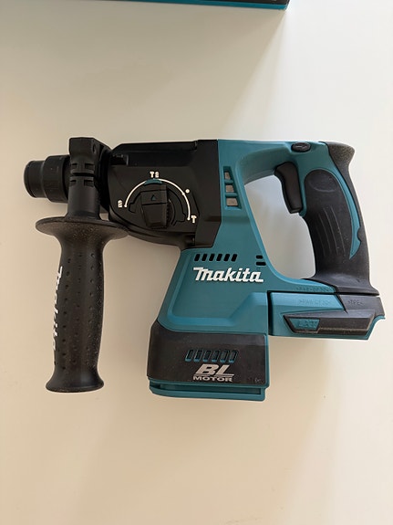 Makita poravasara DHR242Z