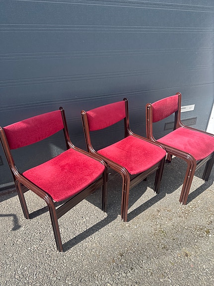 3 tuolia
